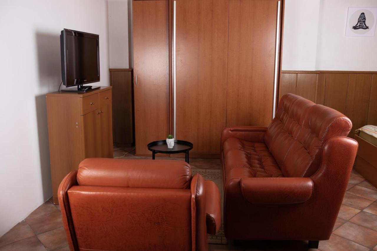 Apartma-Studio Ajdna Zirovnica ภายนอก รูปภาพ