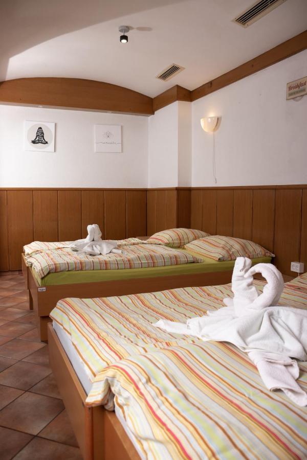 Apartma-Studio Ajdna Zirovnica ภายนอก รูปภาพ