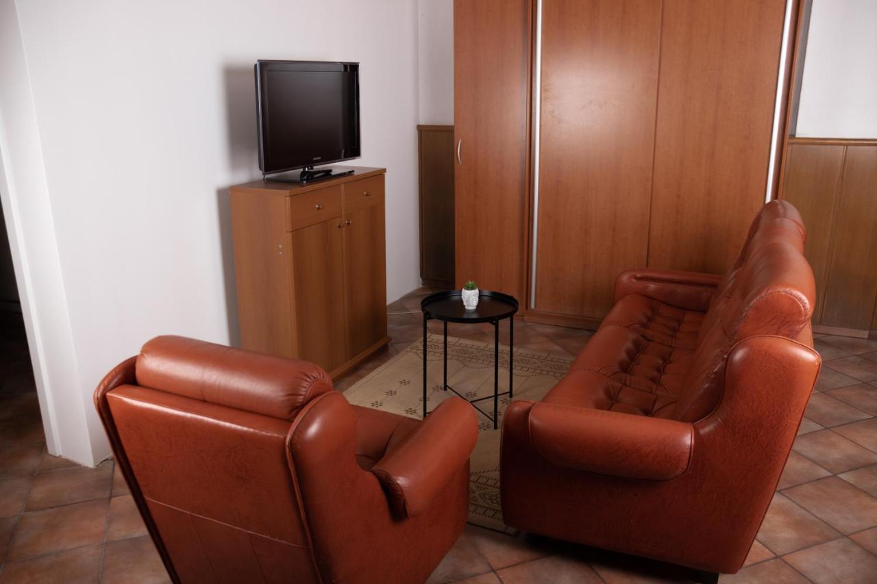 Apartma-Studio Ajdna Zirovnica ภายนอก รูปภาพ