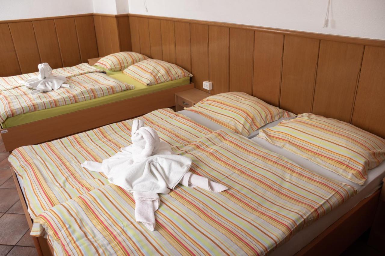 Apartma-Studio Ajdna Zirovnica ภายนอก รูปภาพ